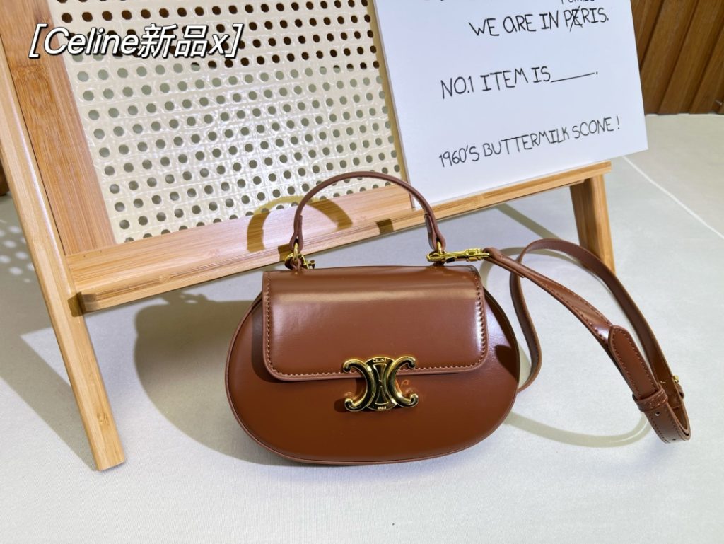 セリーヌ ショルダーバッグ 上質なレザーと洗練されたデザイン レディース向け ギフトにも最適 - 画像 3