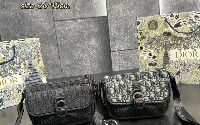 バッグ選びで迷ったら：ショルダーバッグの価格と使い道