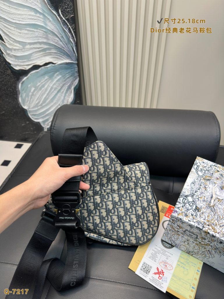 Diorディオール ショルダーバッグ モノグラムキャンバス 上品で実用的なデザイン レディース ギフトにおすすめ - 画像 2