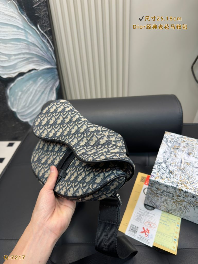 Diorディオール ショルダーバッグ モノグラムキャンバス 上品で実用的なデザイン レディース ギフトにおすすめ - 画像 3