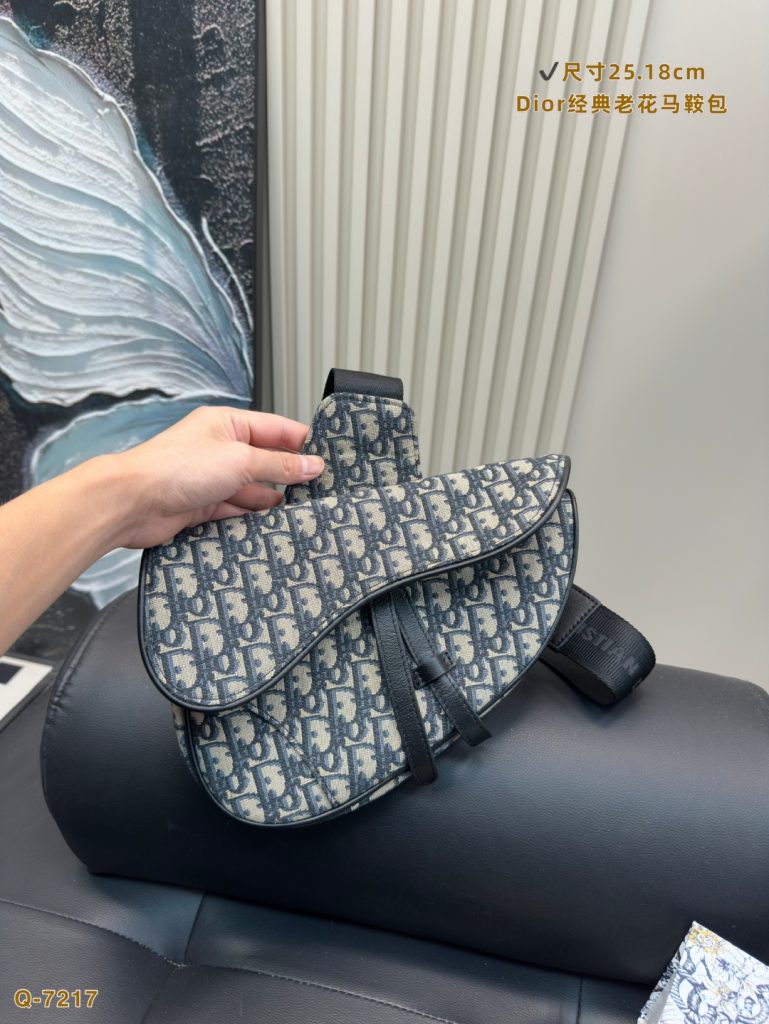 Diorディオール ショルダーバッグ モノグラムキャンバス 上品で実用的なデザイン レディース ギフトにおすすめ - 画像 5
