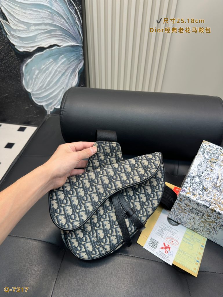 Diorディオール ショルダーバッグ モノグラムキャンバス 上品で実用的なデザイン レディース ギフトにおすすめ - 画像 7
