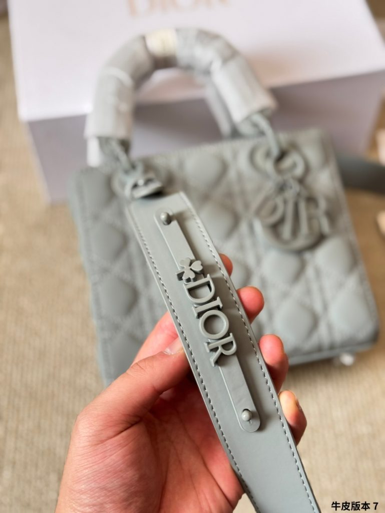 Diorディオール ショルダーバッグ 上質なモノグラムキャンバス仕様 洗練されたデザインでギフトにも最適 - 画像 8