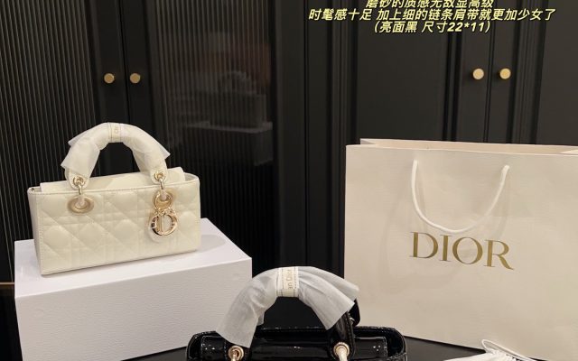 レディースの節約買いに向くショルダーバッグか写真でチェック