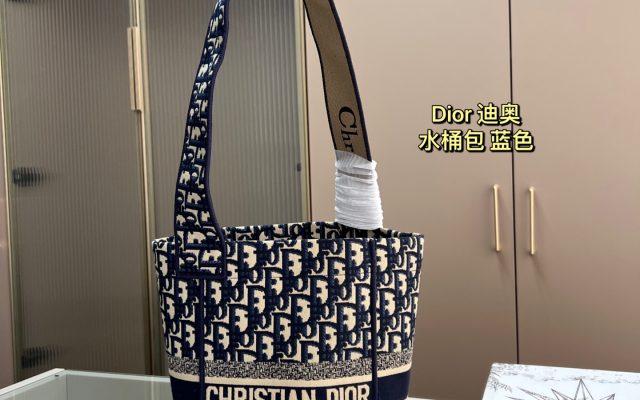 Diorのショルダーバッグは価格・収納・合わせ方でどう見るか