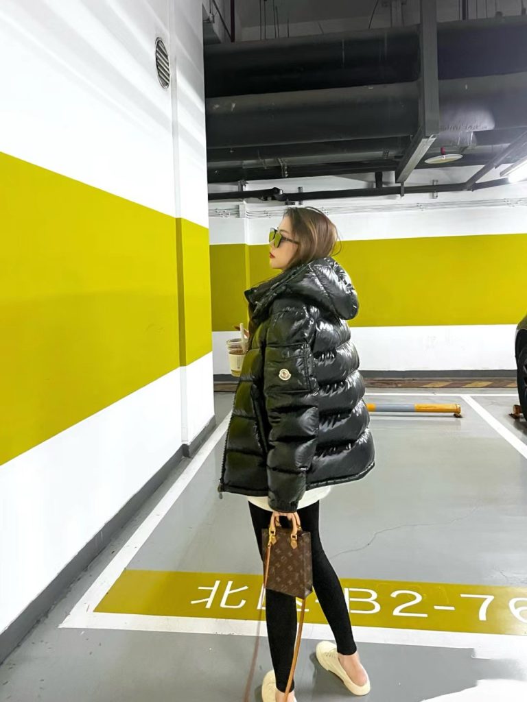 Monclerモンク メンズ レディース 保温 羽織り 2色入 - 画像 3