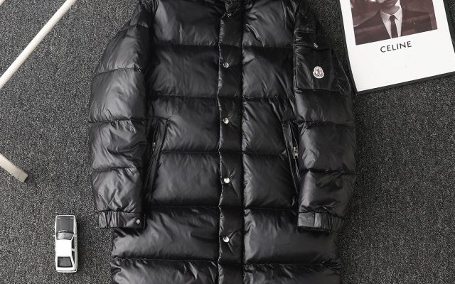 物価高でも選びやすいジャケット：MONCLERを自然に取り入れる