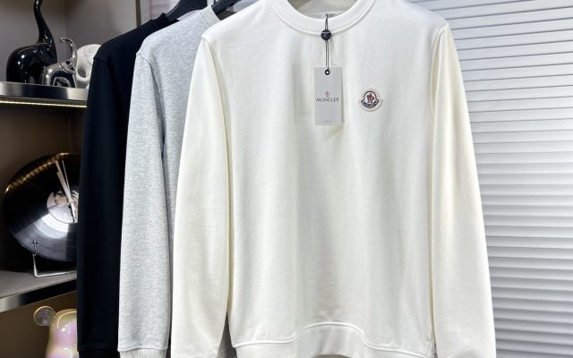 服装選びで迷ったら：シャツの価格と使い道