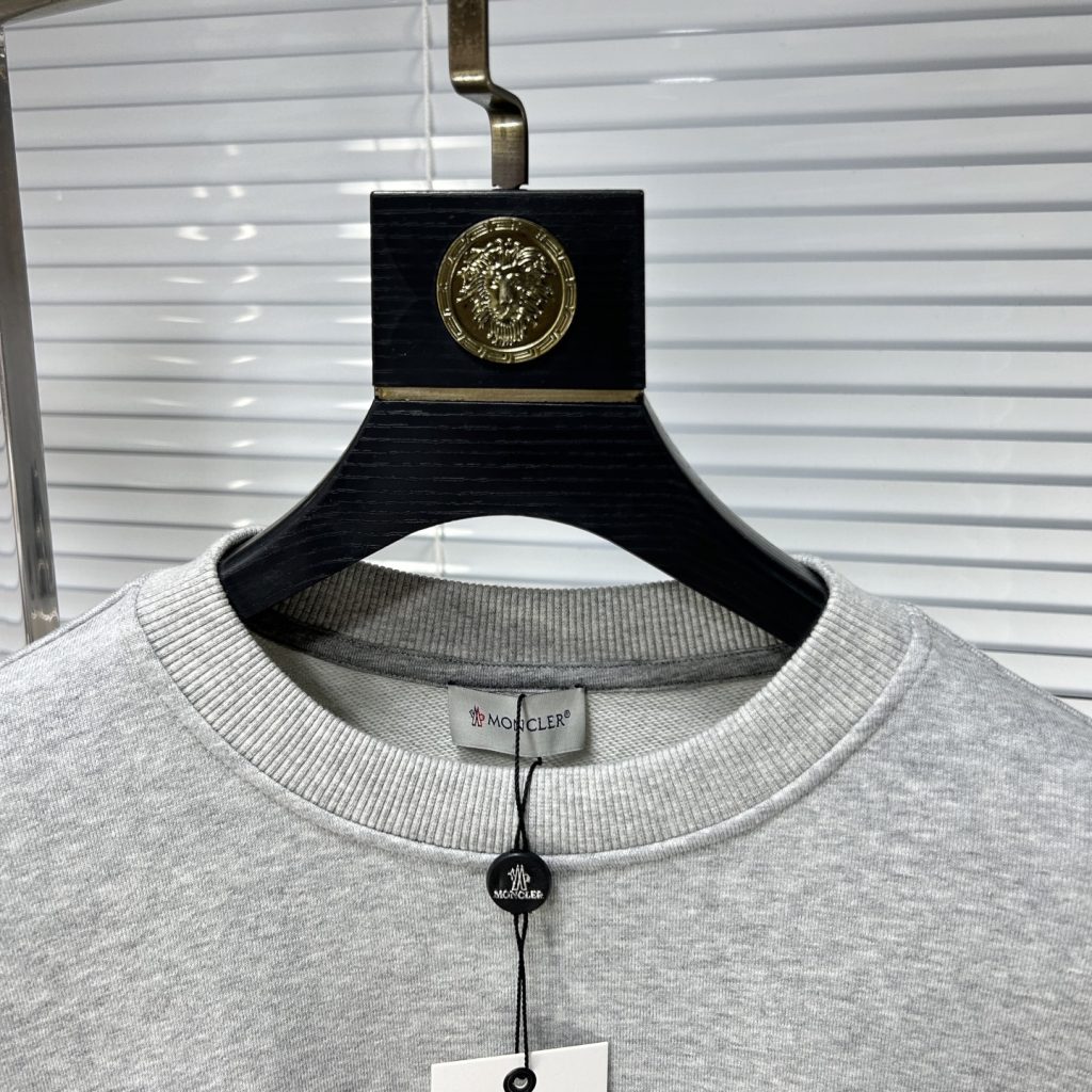 Monclerモンクレール ロゴパッチ ロングスリーブスウェットシャツ 2色入 - 画像 4