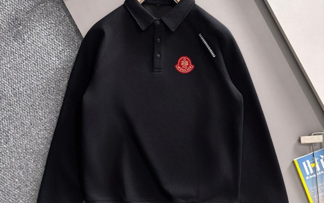 通勤目線で見るMONCLERのシャツの印象