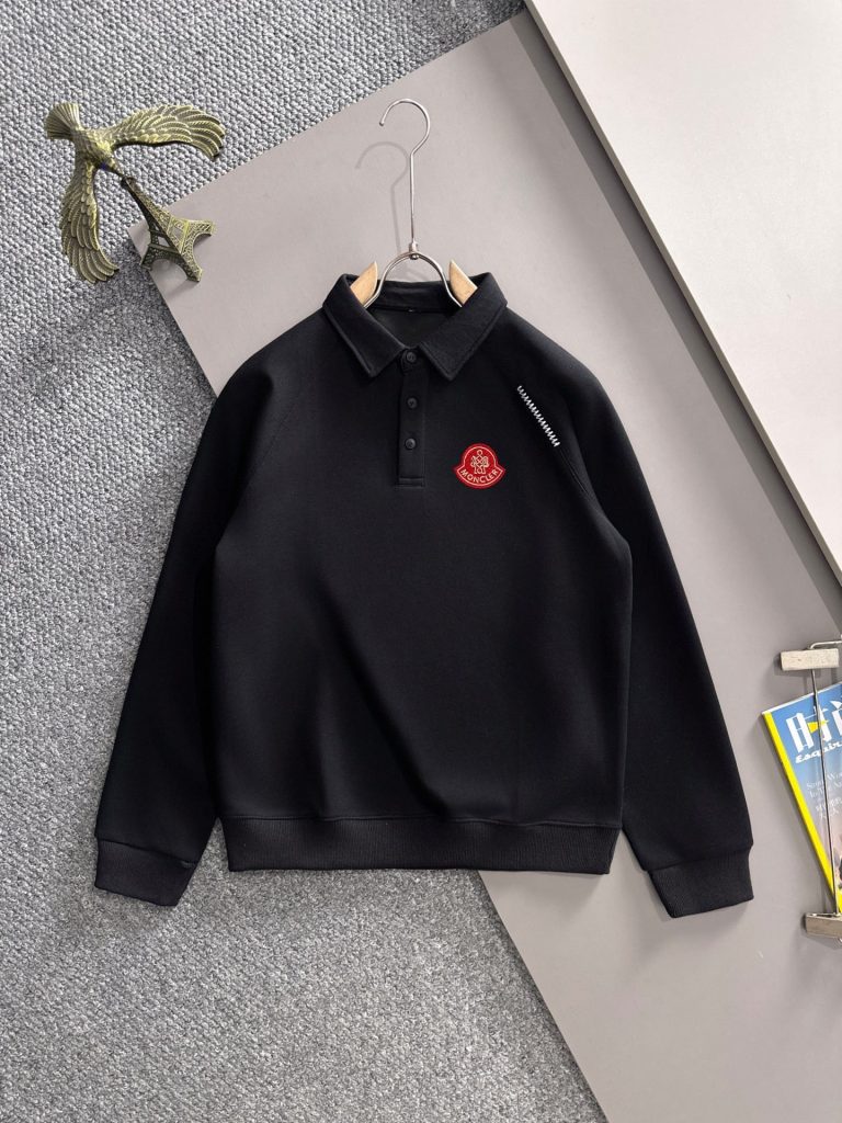 通勤目線で見るMONCLERのシャツの印象