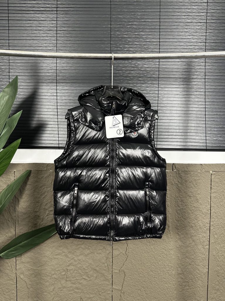Monclerモンクレール ブラック ポッフェル 財布・小物｜ギフト選びで予算内で見たいポイント