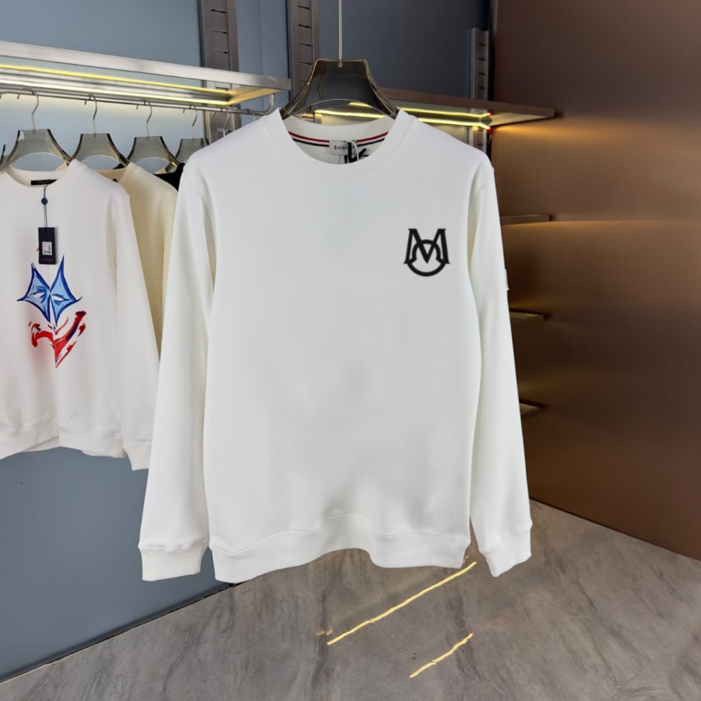 Monclerモンクレール メンズ パーカー 3色 ファッションアイテム｜季節の変わり目に予算内で見たいポイント