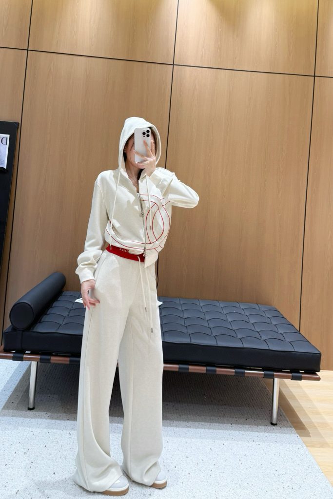 街歩き用に検討したい服装：写真と商品リンク付き