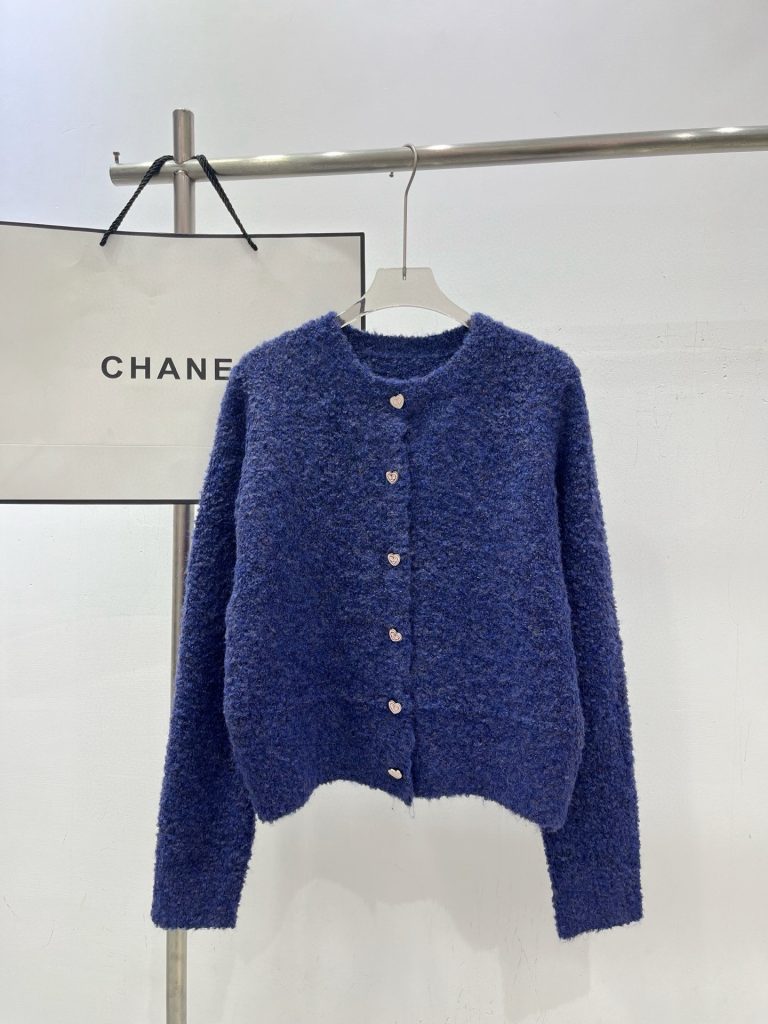 CHANELのその他は価格・収納・合わせ方でどう見るか