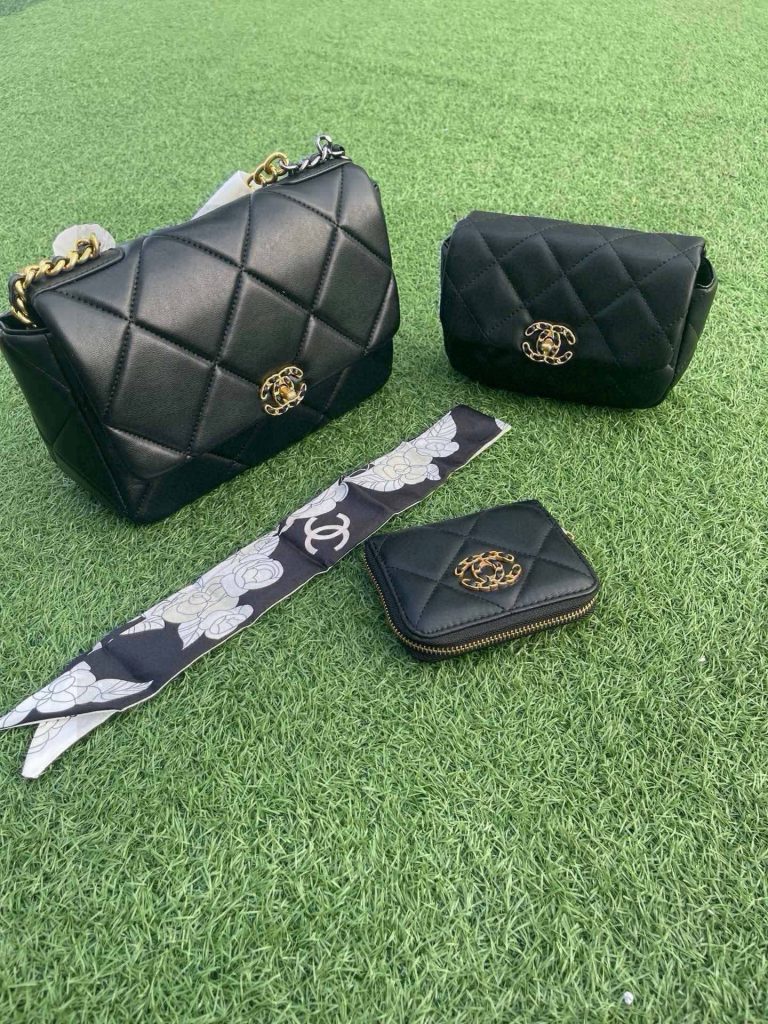 シャネル ブリーフ 4点セット ブラック ラインナップ 財布・小物｜通勤の日に毎日に合わせるポイント
