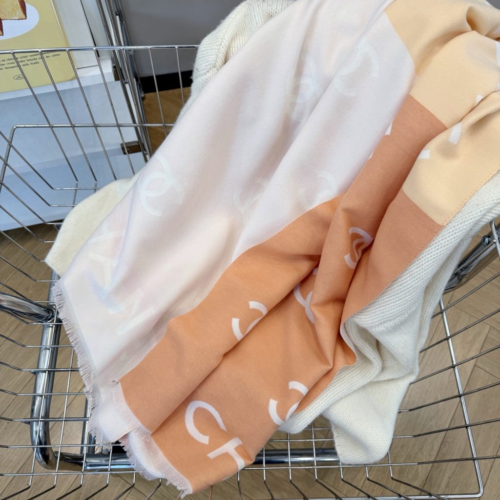 ロゴ系その他を服に合わせるなら見るべき3点