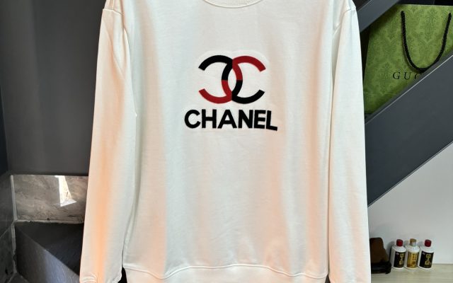 CHANELのTシャツを予算内で探す前に見るロゴのポイント