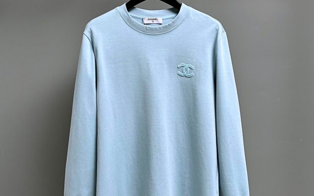 ブルー系Tシャツを服に合わせるなら見るべき3点