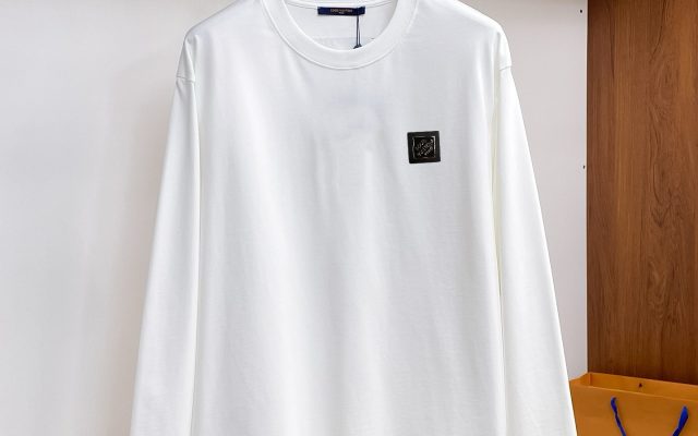 白系Tシャツを服に合わせるなら見るべき3点