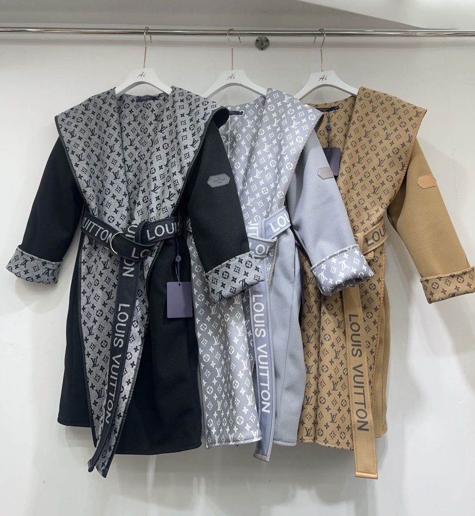 Louis Vuittonルイヴィトン 3色入 ローブ ファッション シャツ ファッション…｜仕事帰りに使いやすいファッションアイテムを写…