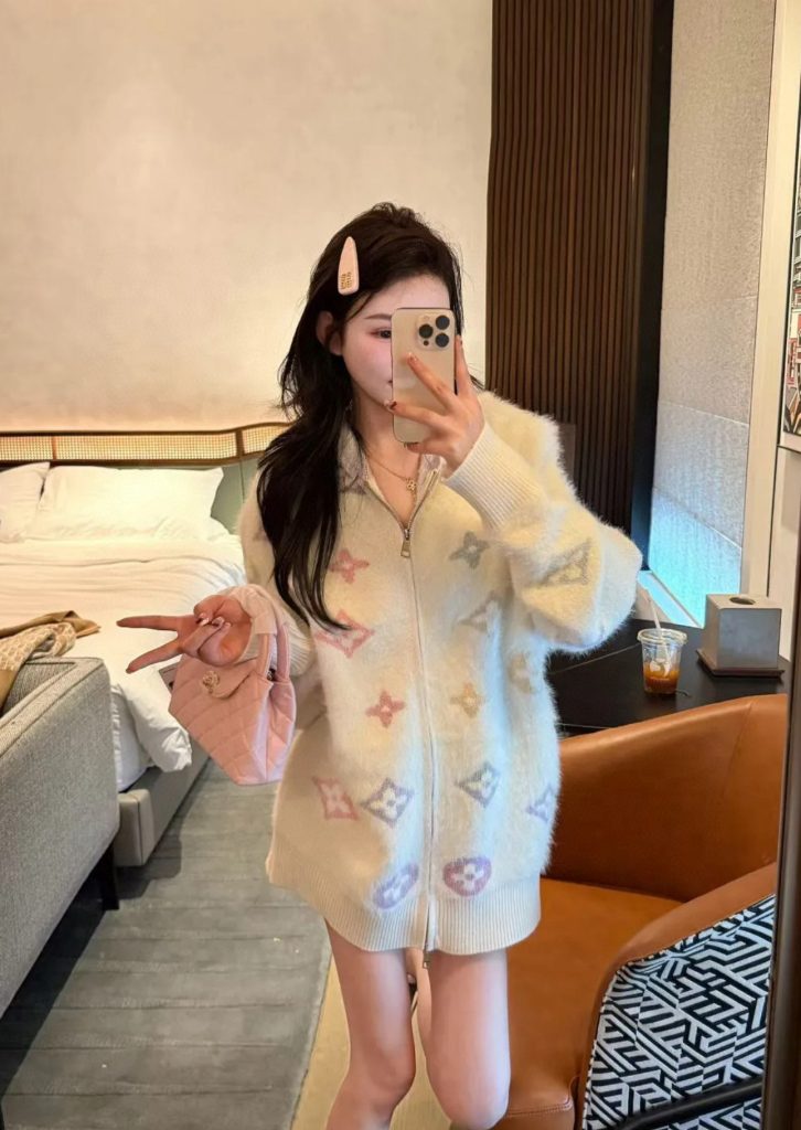 Louis VuittonLOUIS VUITTON ファッションアイテム｜季節の変わり目に予算内で見たいポイント