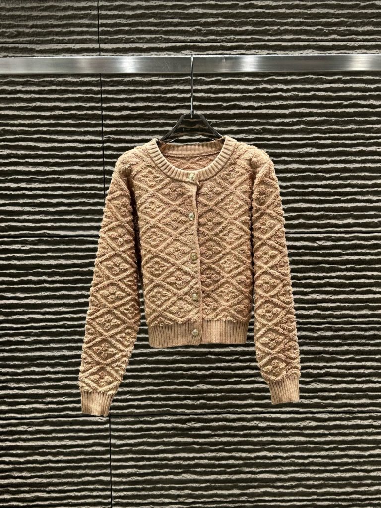 Louis VuittonLOUIS VUITTON レディース ニットカーディガン 3色展開 綿素材 シンプルデザイン - 画像 2