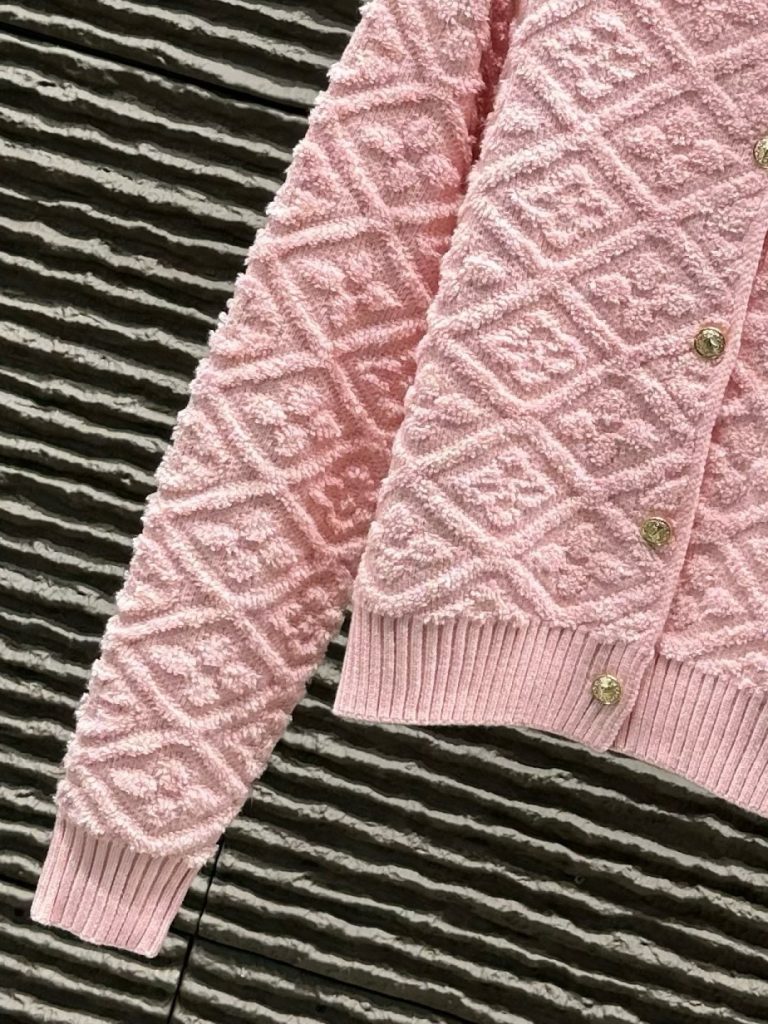 Louis VuittonLOUIS VUITTON レディース ニットカーディガン 3色展開 綿素材 シンプルデザイン - 画像 6