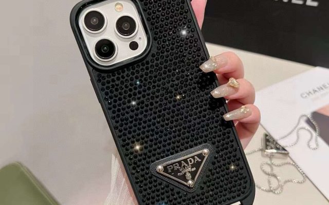 物価高でも選びやすいバッグ：Pradaを自然に取り入れる