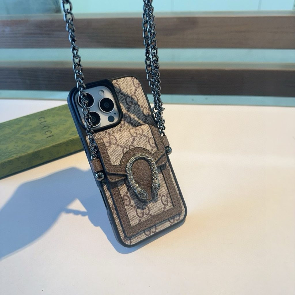 食事会で使いやすいGucciのその他を写真で確認