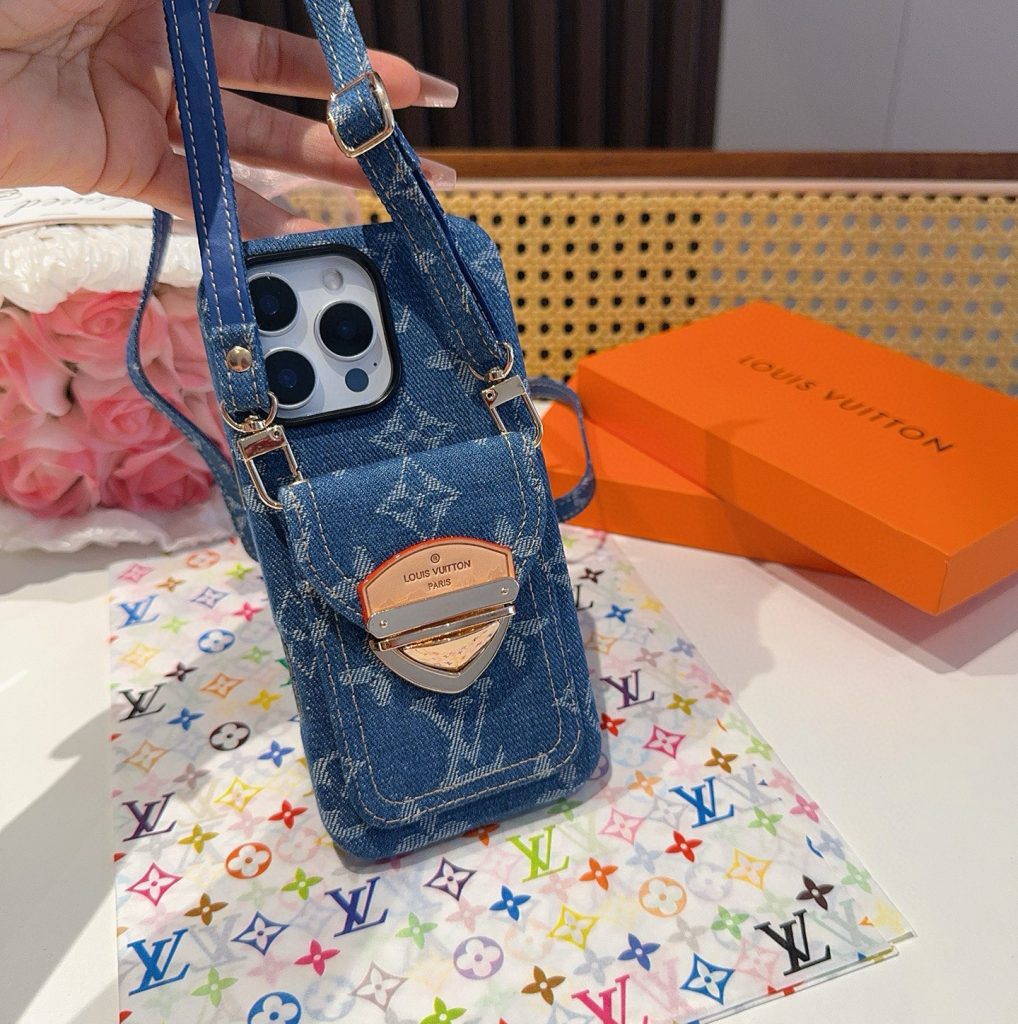 デニム ポーチ型スマホケース 2色入 バッグ|仕事帰りに使いやすさを写真で整理