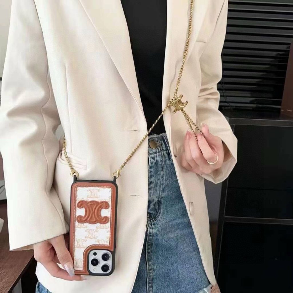 iPhoneケース高級感のある Celine 財布・小物|旅行の日に選ぶ前の確認ポイント