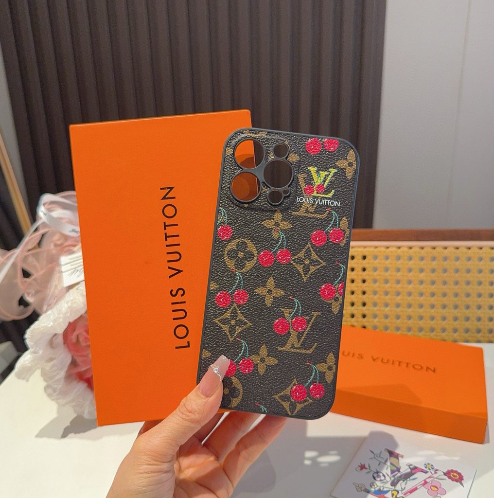 iPhoneケースルイヴィトン iPhone15 Proケース チェリー柄 4色入 🍒 - 画像 2