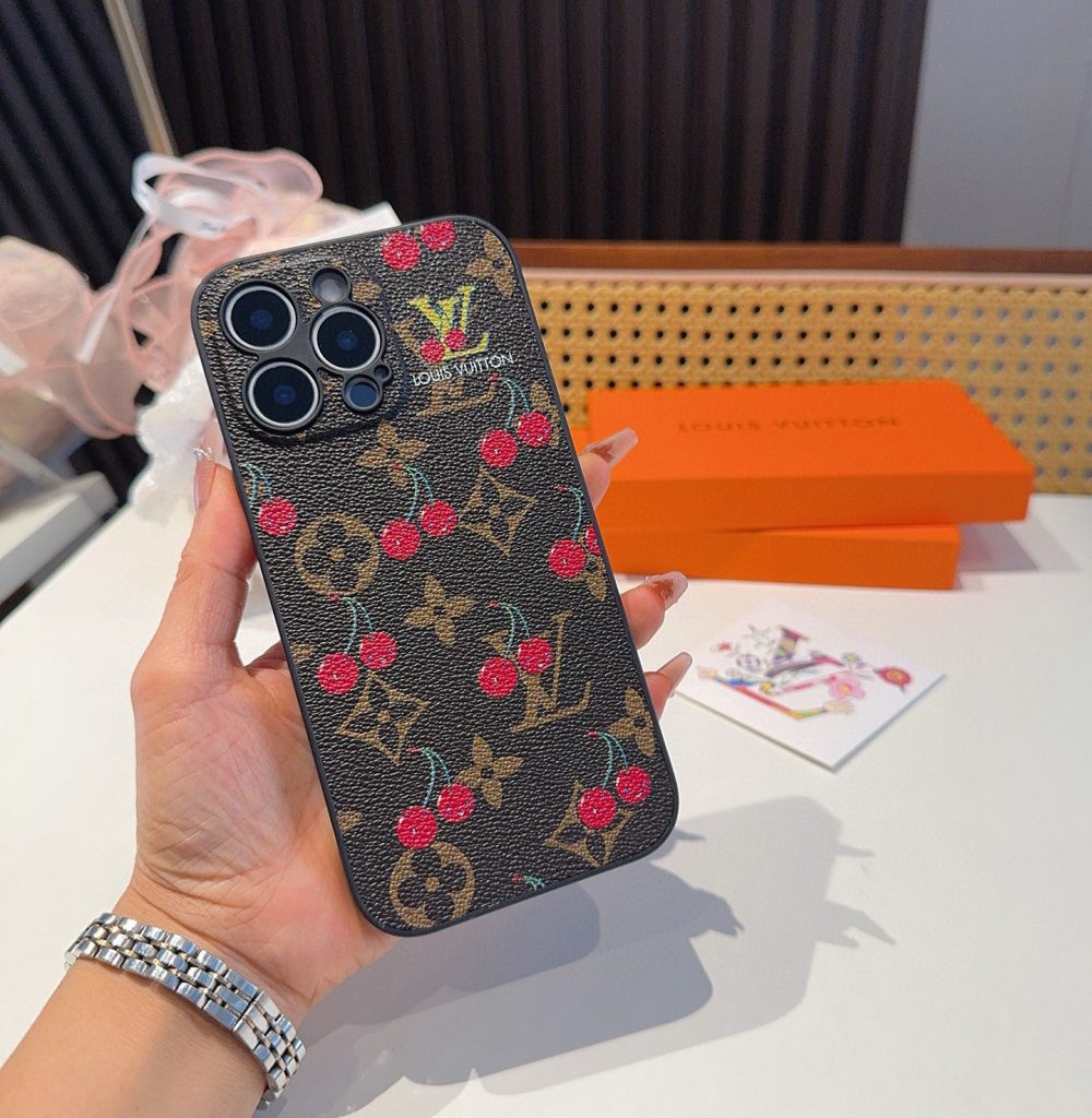 iPhoneケースルイヴィトン iPhone15 Proケース チェリー柄 4色入 🍒 - 画像 7