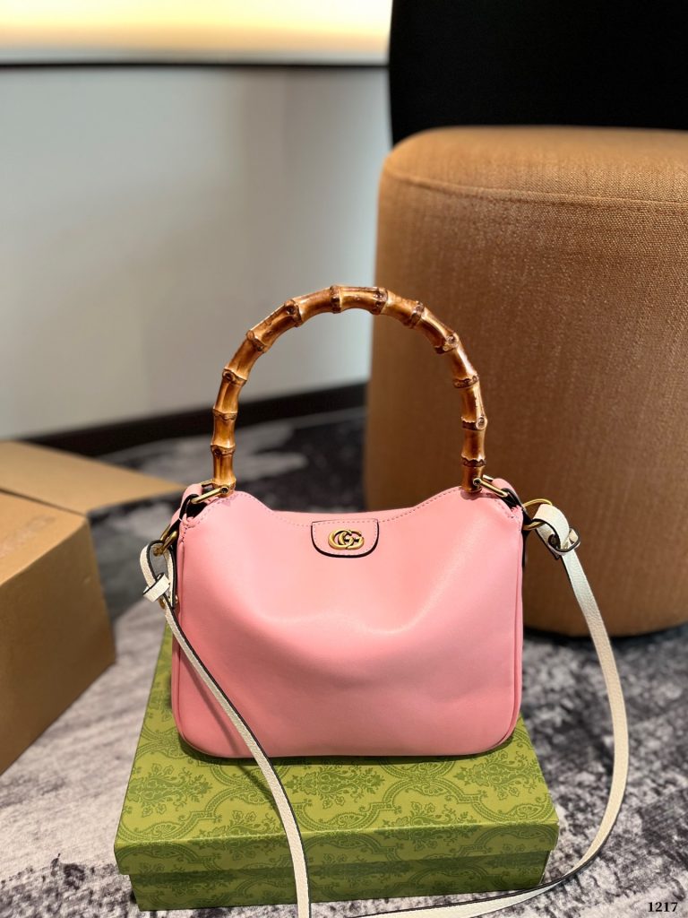 GUCCI バンブー ハンドバッグ 4色入｜通勤の日に失敗しにくい選び方