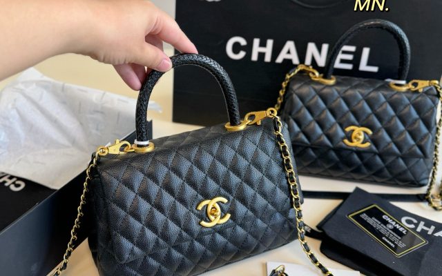 通勤目線で見るCHANELの財布・小物の印象