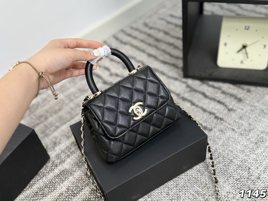 シャネル CHANEL 黒 マトラッセ ミニココハンドル マイクロ チェーンクラッチCoco Handle1色入 - 画像 8