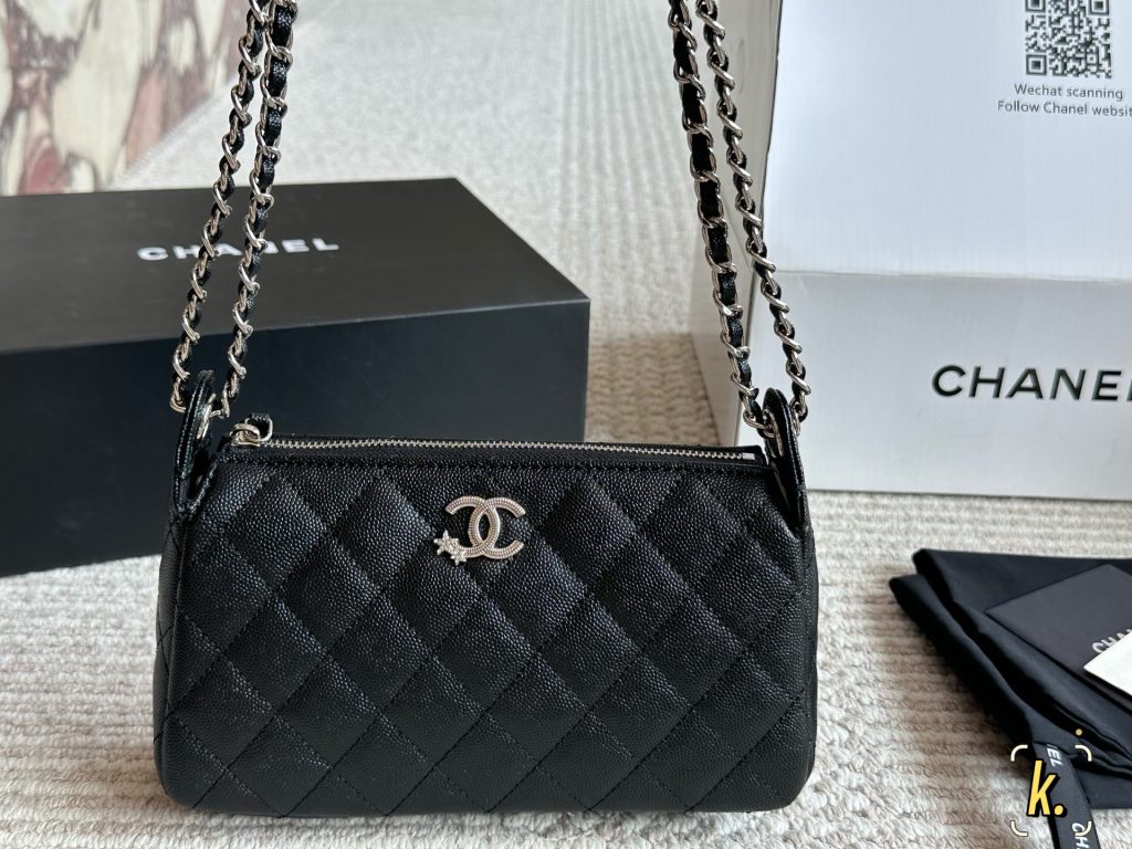 休日で使いやすいCHANELのバッグを写真で確認