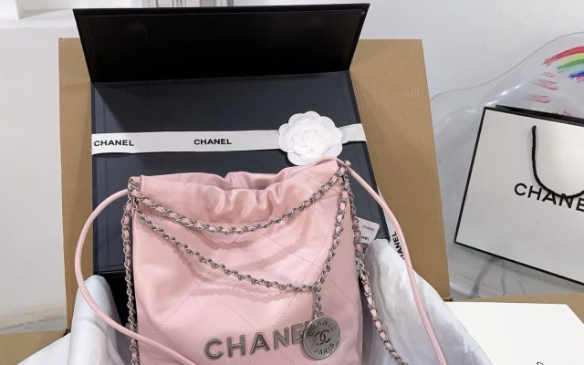 CHANELのバッグを毎日に使うなら確認したいこと