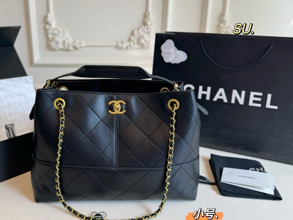 CHANELのショルダーバッグを予算内で探す前に見る写真のポイント