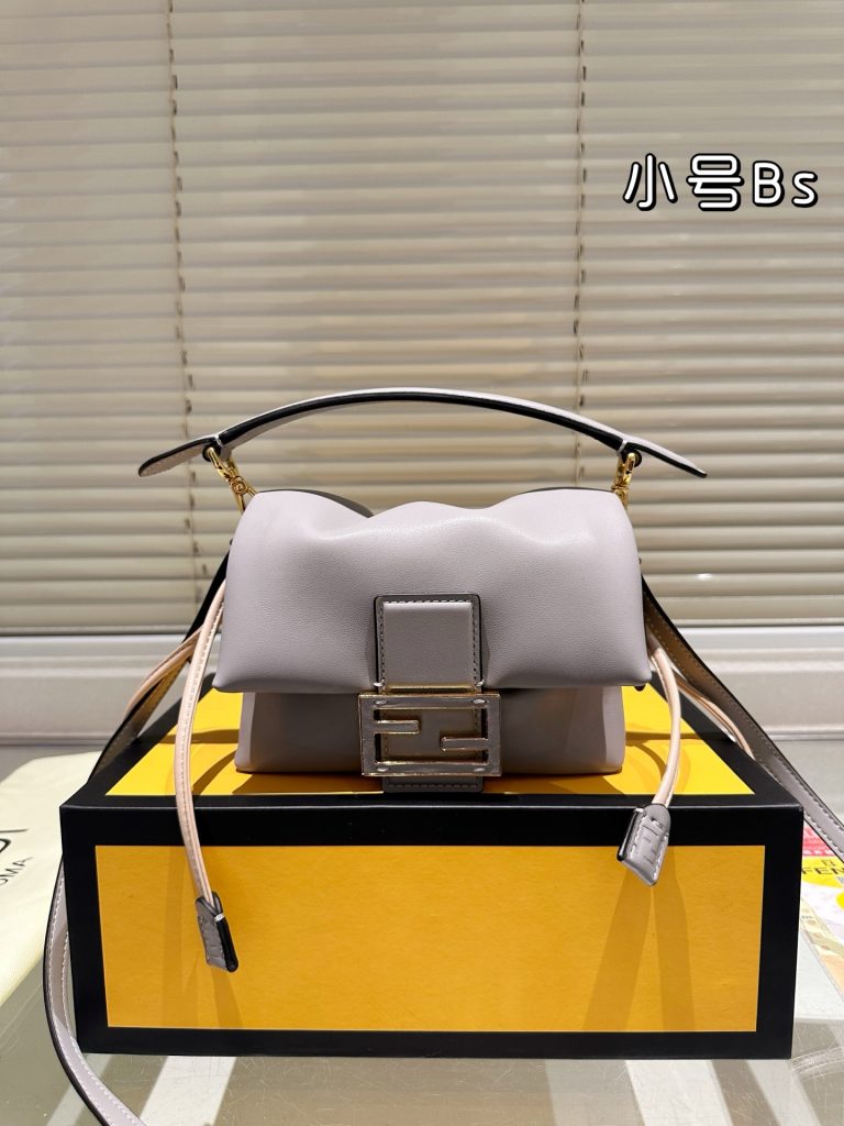 写真系バッグを服に合わせるなら見るべき3点