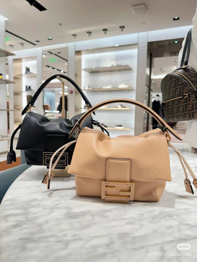 バッグ選びで迷ったら:ショルダーバッグの価格と使い道