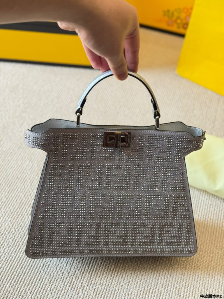 FENDI ザ・ファルコン ミニ2way バッグ 2色入 💎 - 画像 7