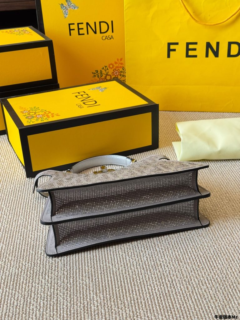 FENDI ザ・ファルコン ミニ2way バッグ 2色入 💎 - 画像 8