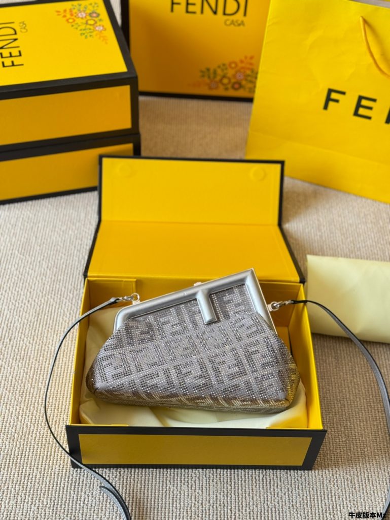 FENDIのバッグを予算内で探す前に見るミニのポイント