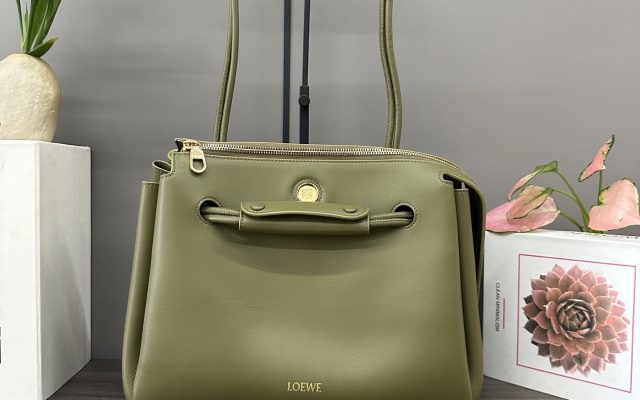バッグ選びで迷ったら：ハンドバッグの価格と使い道