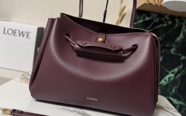 ユニセックスの節約買いに向くショルダーバッグか写真でチェック