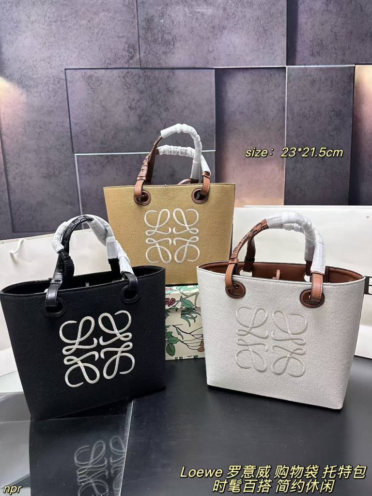 Loewe ロエベ トートバッグ 3色入｜週末に使いやすいバッグを写真で確認