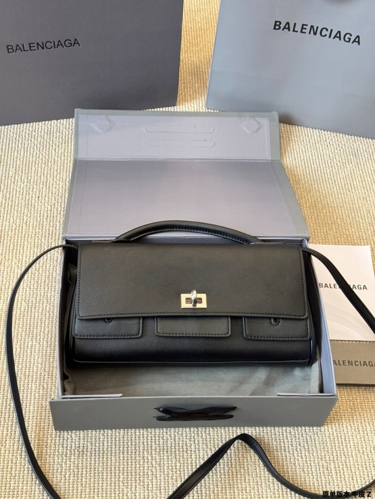 バレンシアガ レディース ポーチ 3色入 💼 - 画像 4