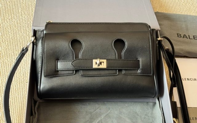 黒系バッグを服に合わせるなら見るべき3点